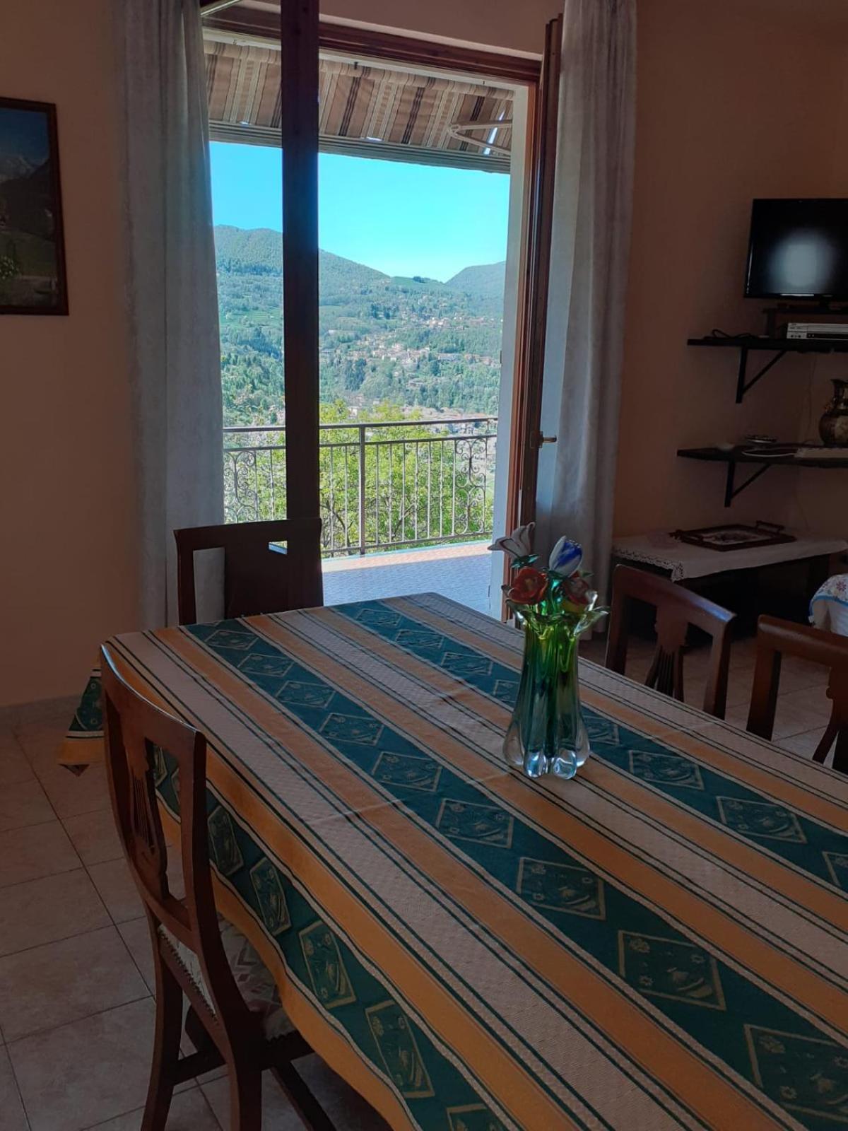 Casa Tra I Laghi Ponna Superiore