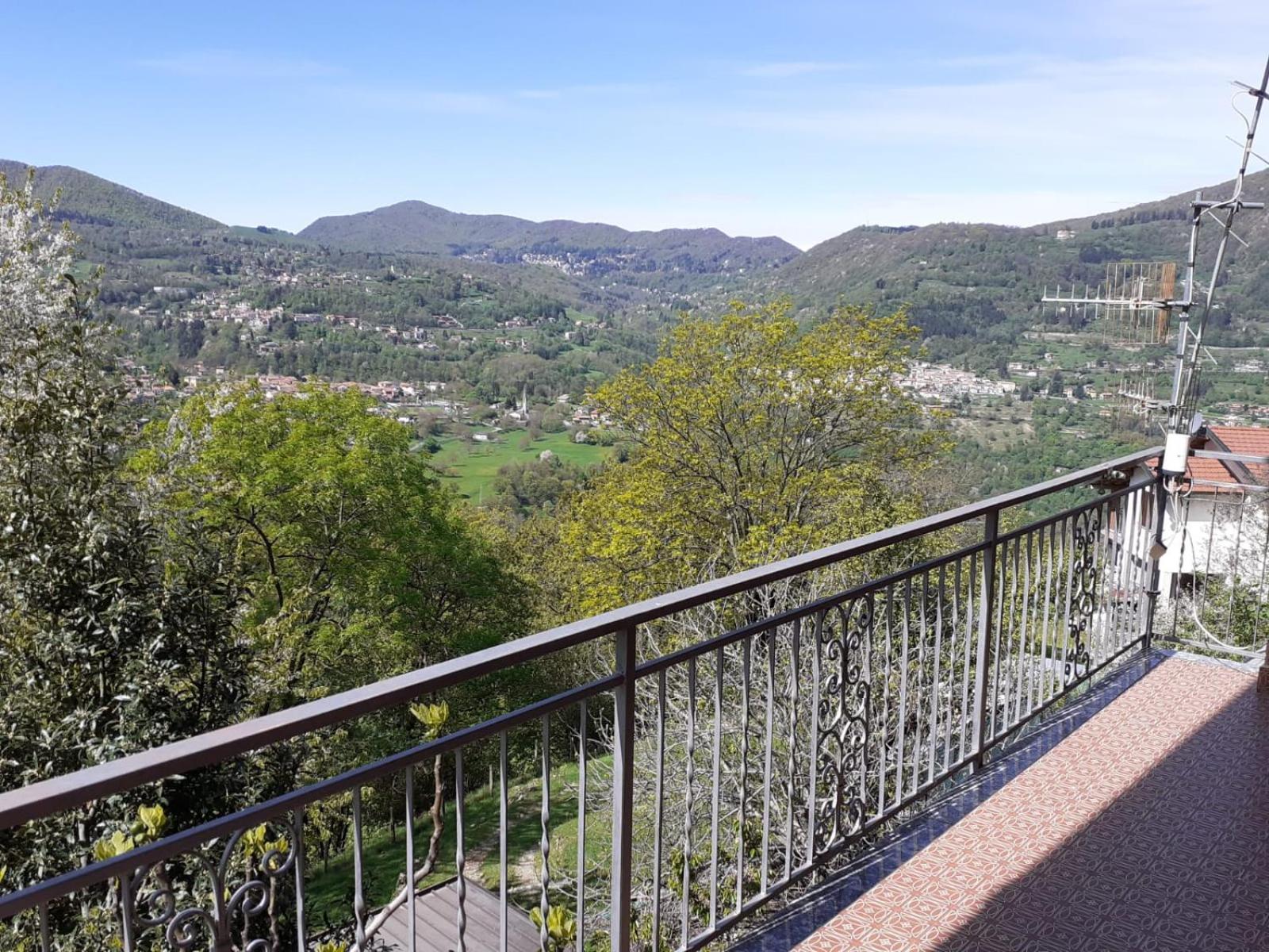 Casa Tra I Laghi * Ponna Superiore